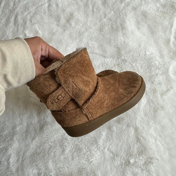 Ugg Boots Toddler Size 4/5 - Picture 9 of 11